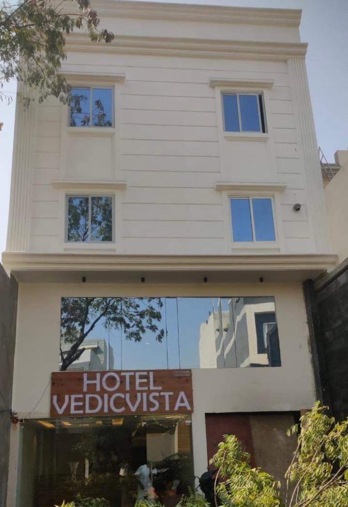 Hotel Vedicvista Indore Esterno foto